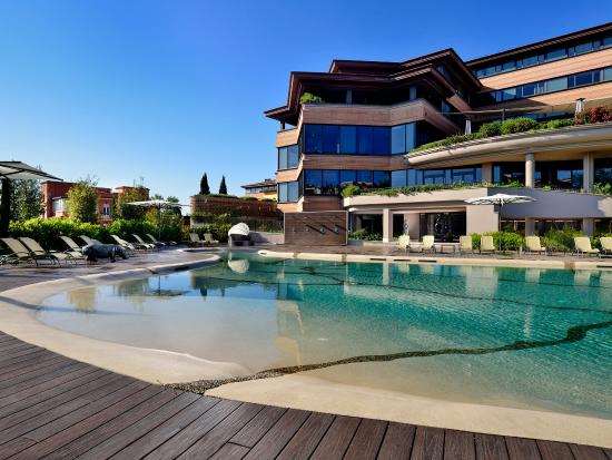 A. Roma Lifestyle Hotel