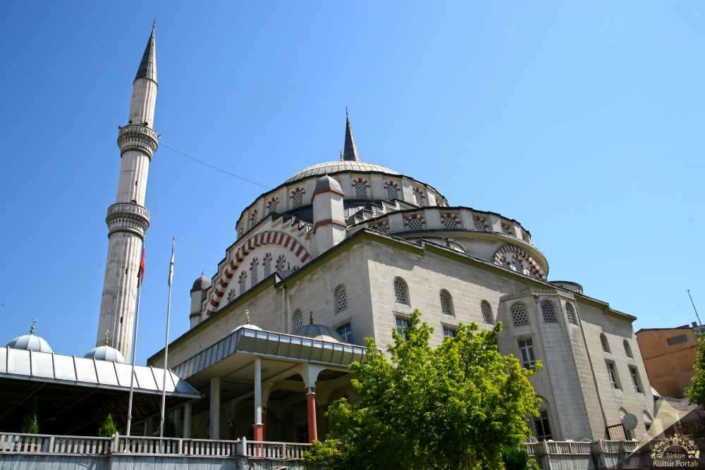 İzzet Paşa Cami