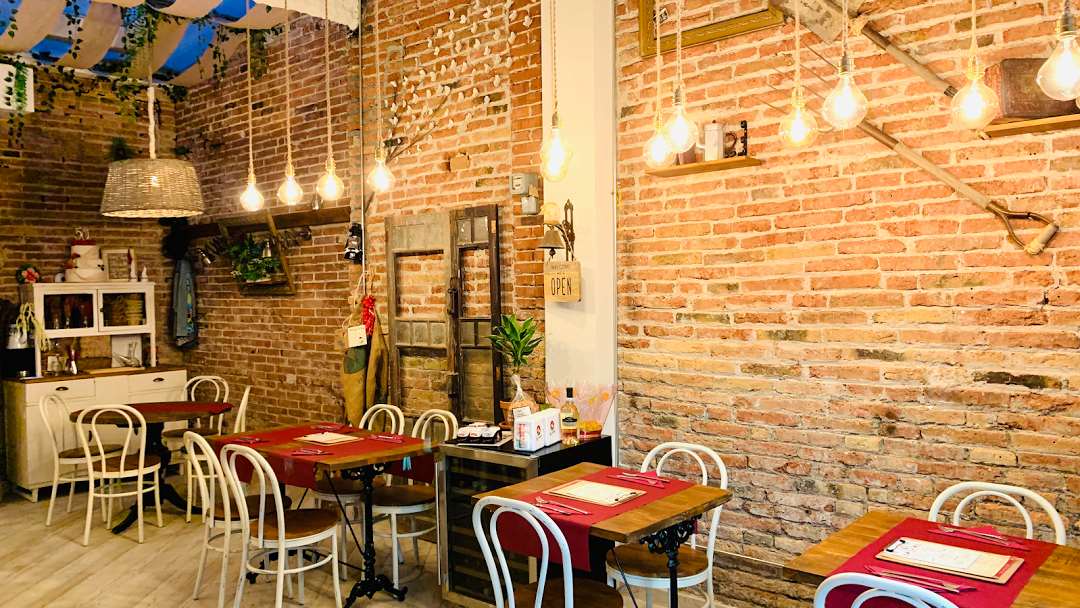 Paisano Bistro