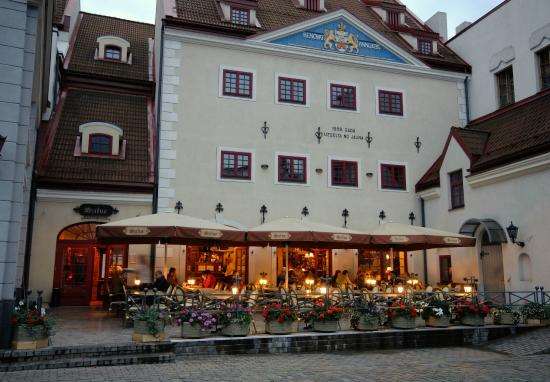 Salve Restaurant